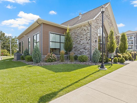 5th image of 1 Dunnwood Green Ln #2-101