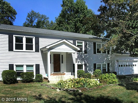 3rd image of 1208 Bicksler Ct