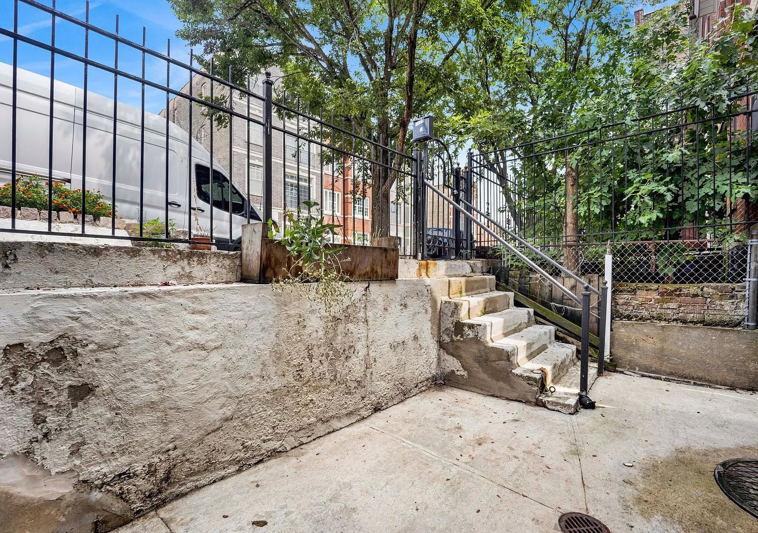 1649 W. 21st St — Photo 3