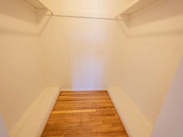 Mt Washington Manor — Photo 17