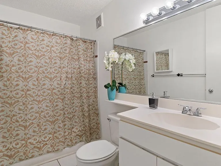 Cond Aventura 350 Via Aventura Apt 6201 — Photo 7