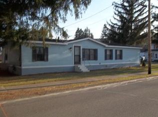 21 N Maple Ave, Avoca, NY 14809