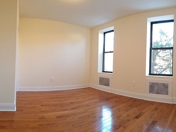 4th image of 715 Saint Marks Ave APT 4L