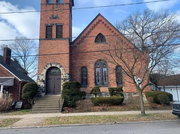 525 4th St APT 4, Oakmont, PA 15139