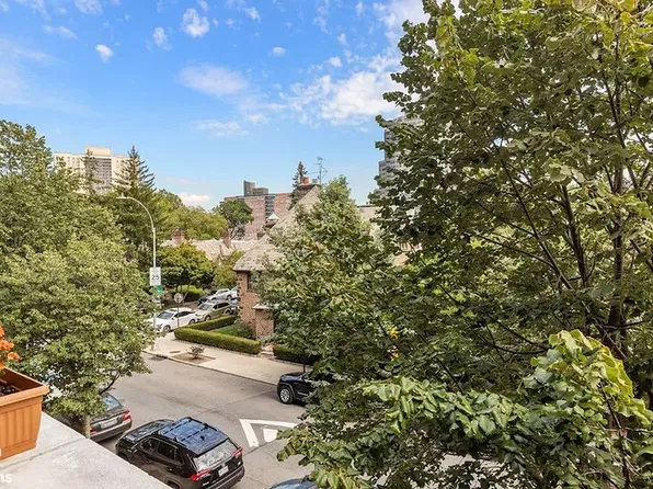 7540 Austin St APT 2AR, Queens, NY 11375