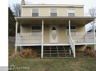 121 Parry Dr, Falling Waters, WV 25419