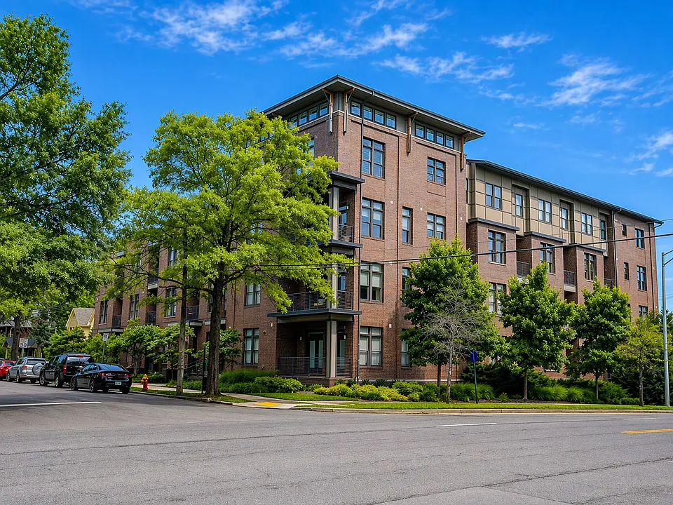 1706 18th Ave S #102