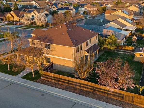 1410 Azalea St, Kingsburg, CA 93631