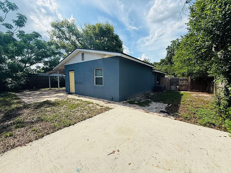 4203 E Yukon St — Photo 32