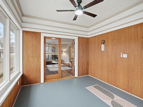3rd image of 223 E Lacrosse Ave