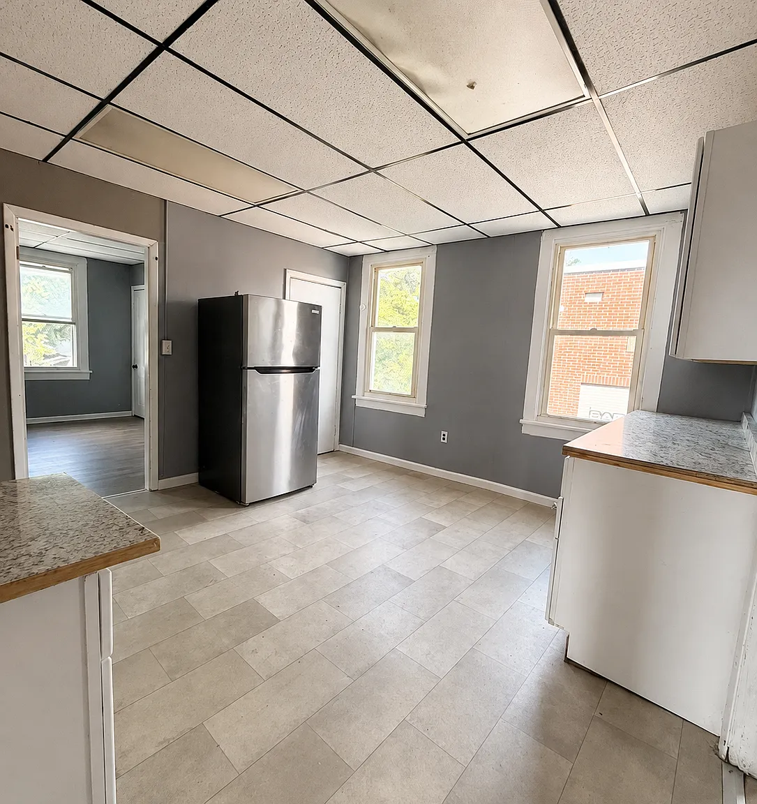 3 bed, 1200 sqft, $1,490 — Photo 3