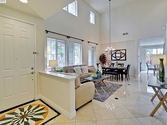 4th image of 34463 Torrey Pine Ln