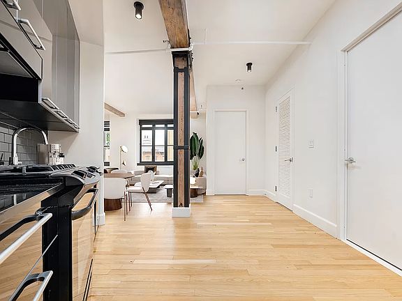 3rd image of 487 Keap St APT 204