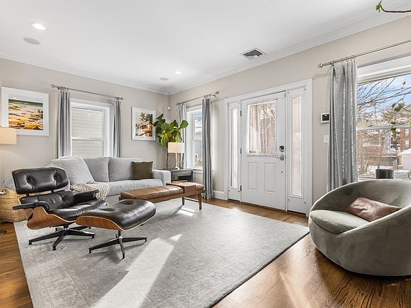 2nd image of 7 Burgoyne St #1