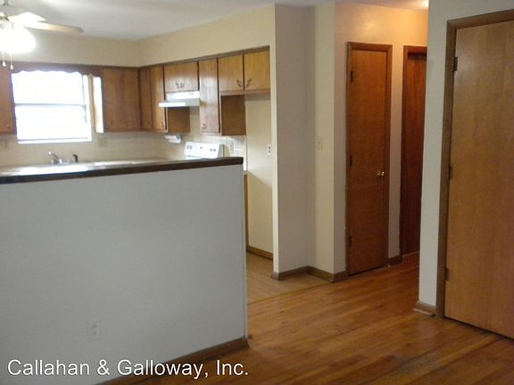 4th image of 3200A Martha Dr