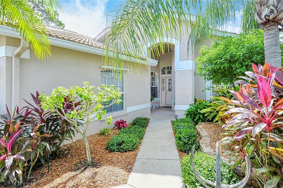 1st image of 9406 Forest Hills Cir