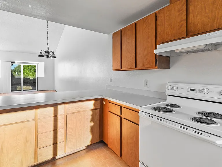 Idylewood Apartments — Photo 19