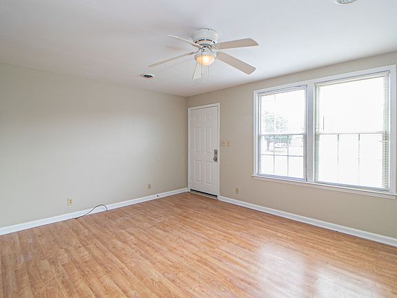 4th image of 814F Golfview Pl #F
