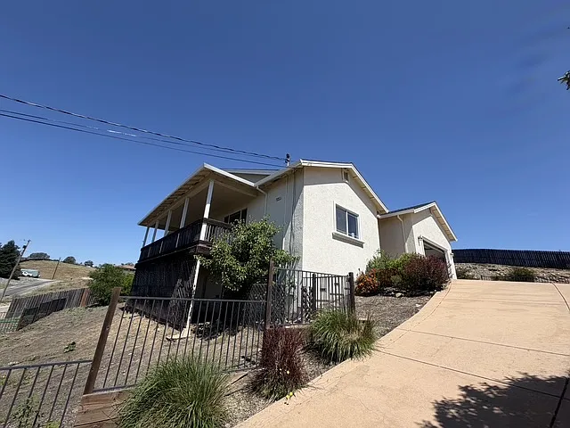 3583 Laurent Dr — Photo 1