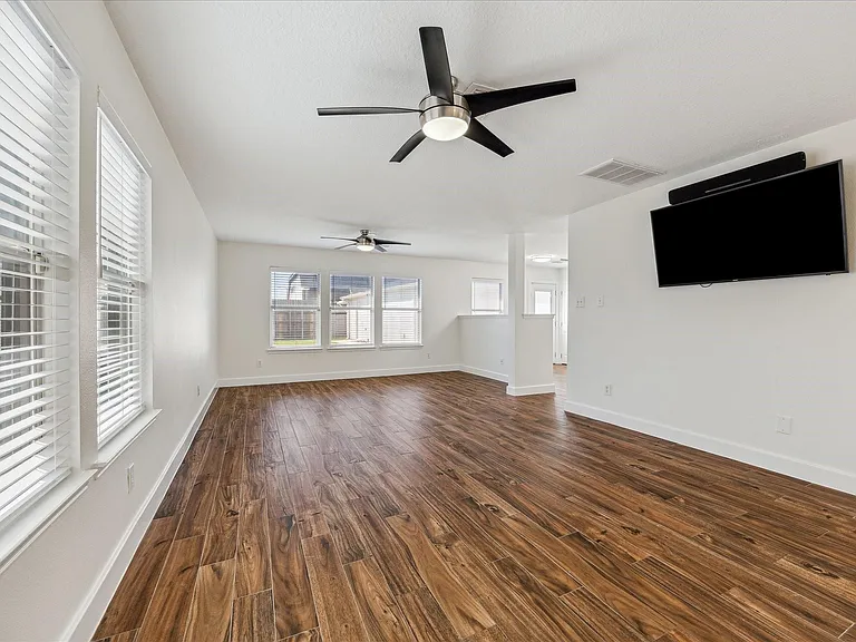 262 Rolling Brook Dr — Photo 9