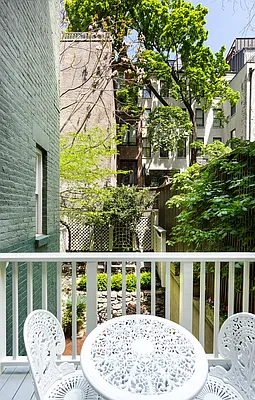 Sold by Compass | media 14