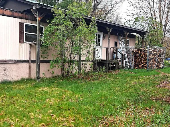 5124 Highland Trl, Houghton Lake, MI 48629