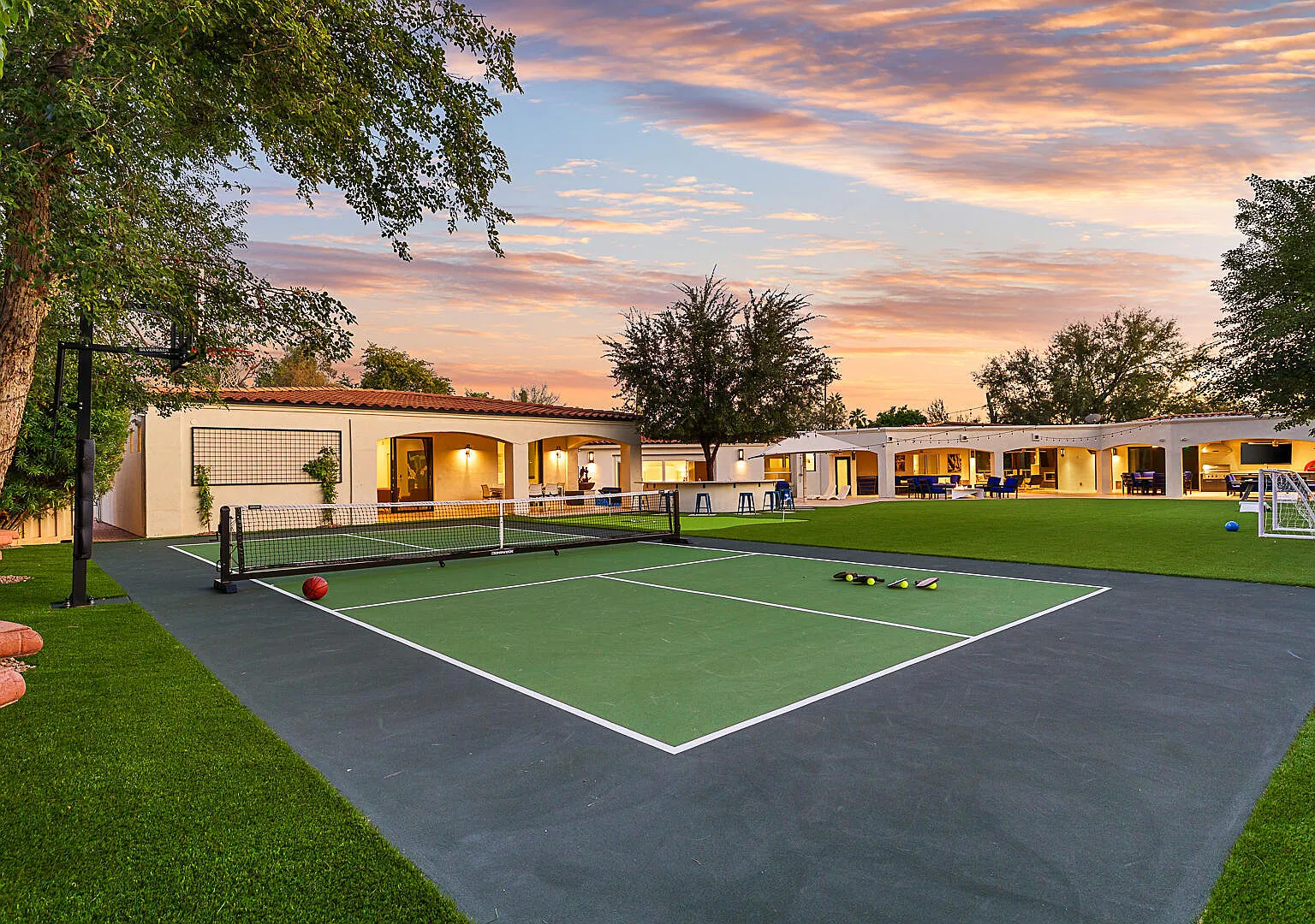 7 bed, 5.5 bath, 3563 sqft, $15,000 — Photo 4