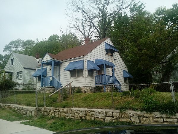 2nd image of 4920 E Linwood Blvd