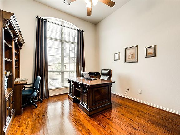 3rd image of 3606 Meadow Bluff Ln