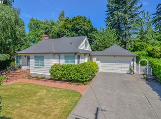 8165 SW Parrway Dr, Portland, OR 97225