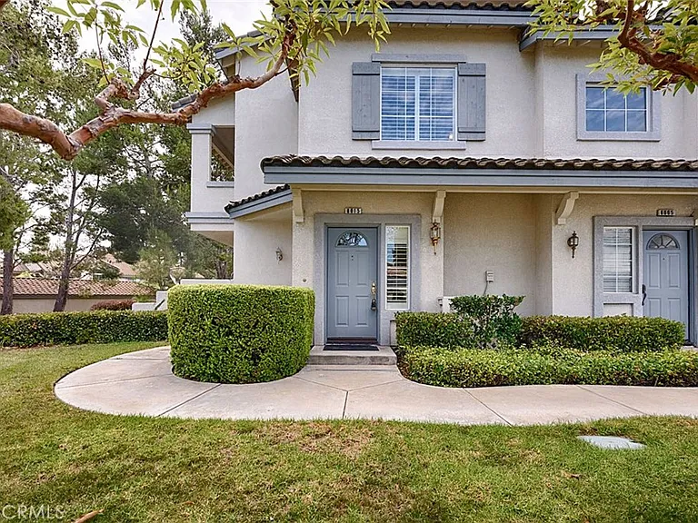 8015 E Treeview Ct — Photo 1