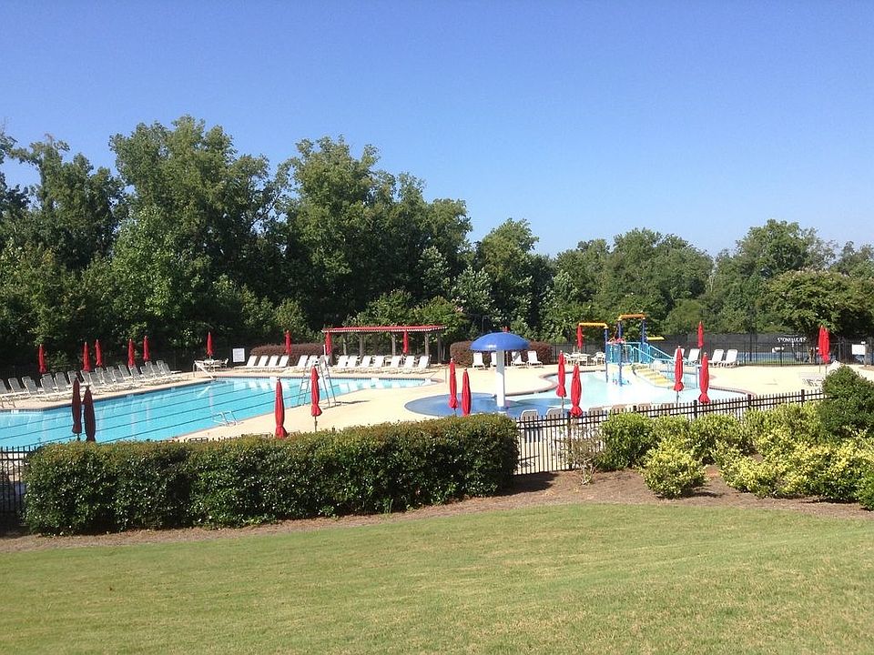 2nd image of 4910 Sherwood Way
