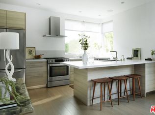 927 Hyperion Ave, Los Angeles, CA 90029