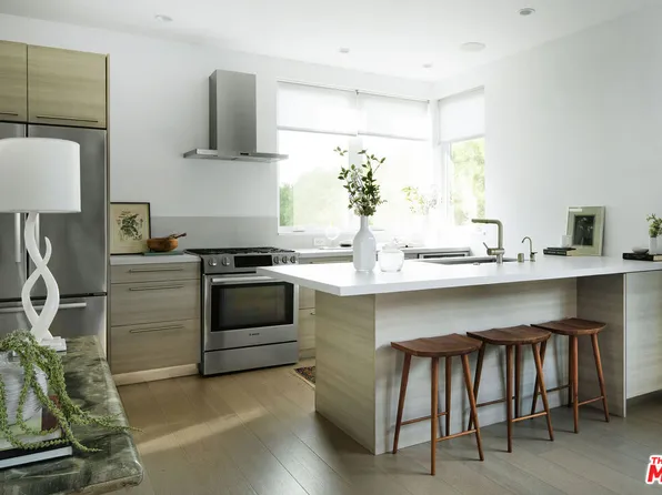 927 Hyperion Ave, Los Angeles, CA 90029