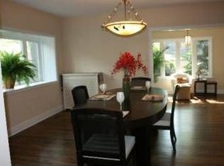 343 Oak Cir, Wilmette, IL 60091