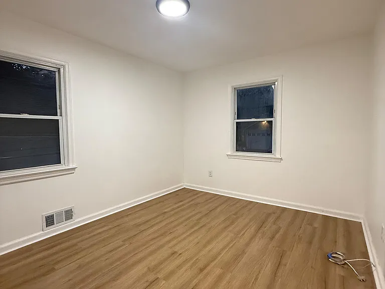 1281 Broadway — Photo 6