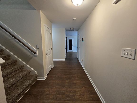 4th image of 232 Chloe Dr