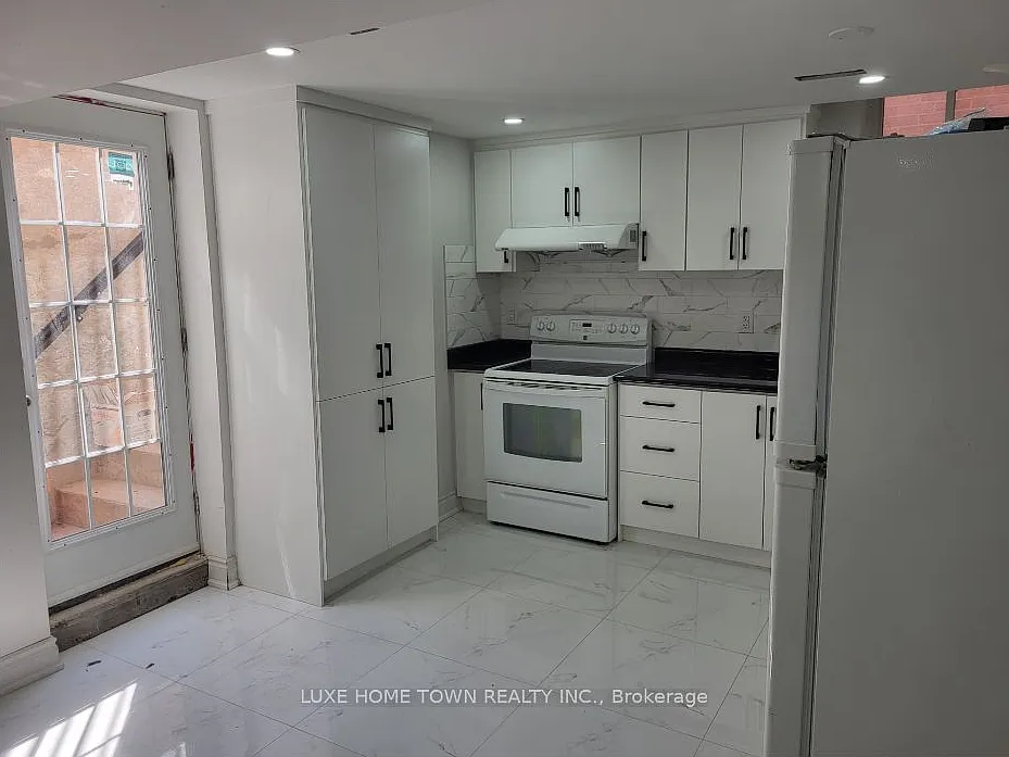 2 bed, $2,290 — Photo 1