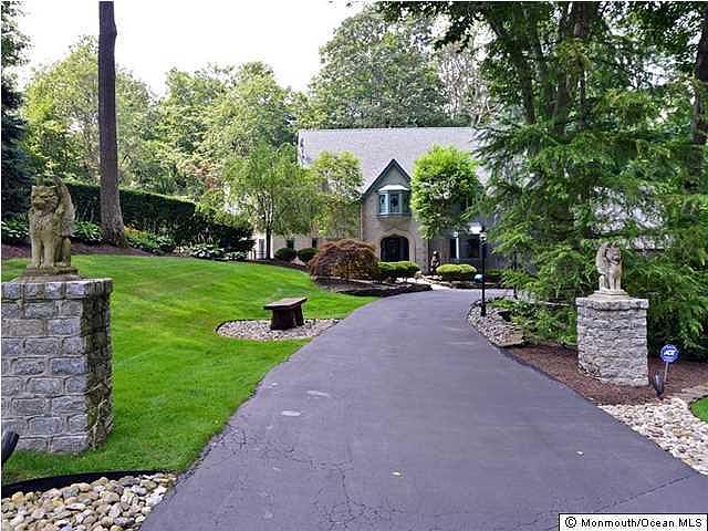 2nd image of 35 Galloping Hill Cir