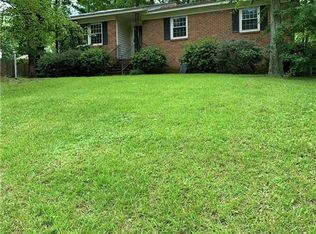 2804 Wynnewood Dr, Greensboro, NC 27408