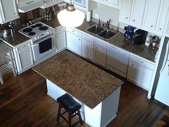 Spacious Island Kitchen