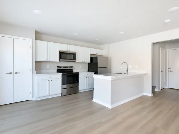 2004 Otley Ave, Perry, IA 50220