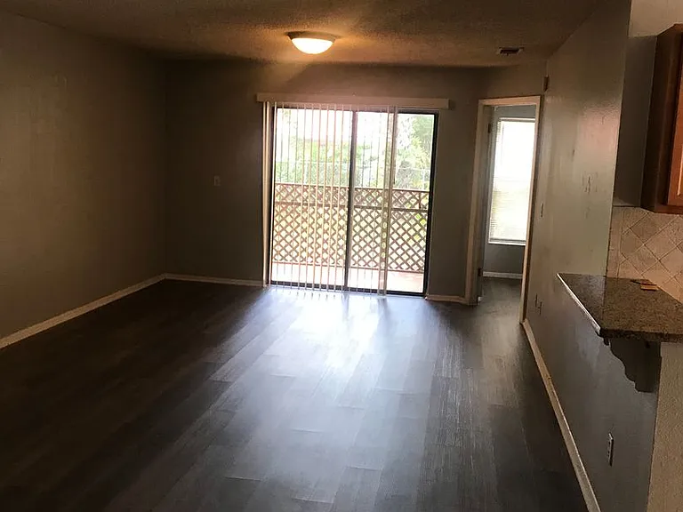 7665 Sugar Bend Dr — Photo 2