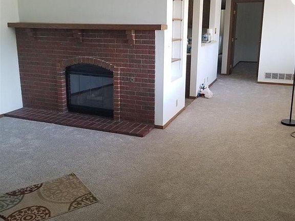 3rd image of 5527 S 31st St APT 10