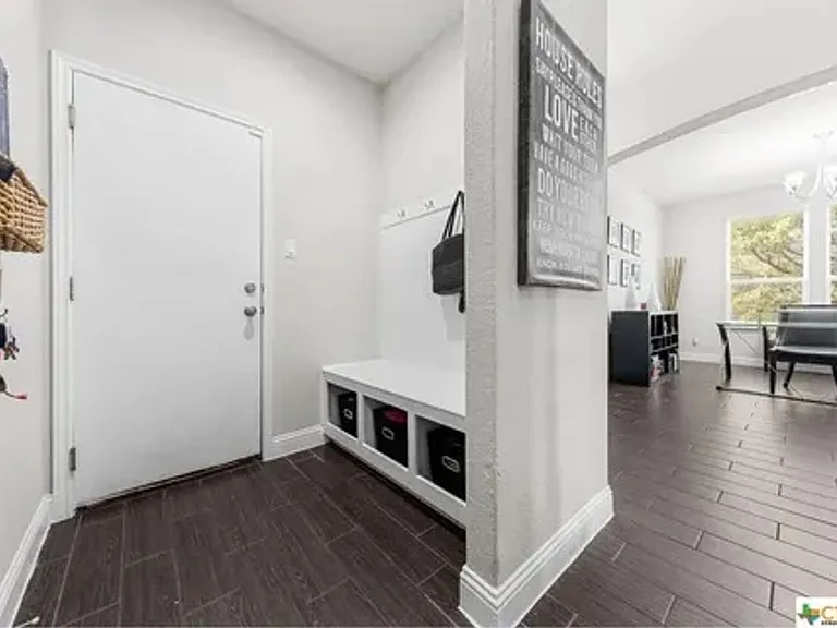807 Old World Dr — Photo 26