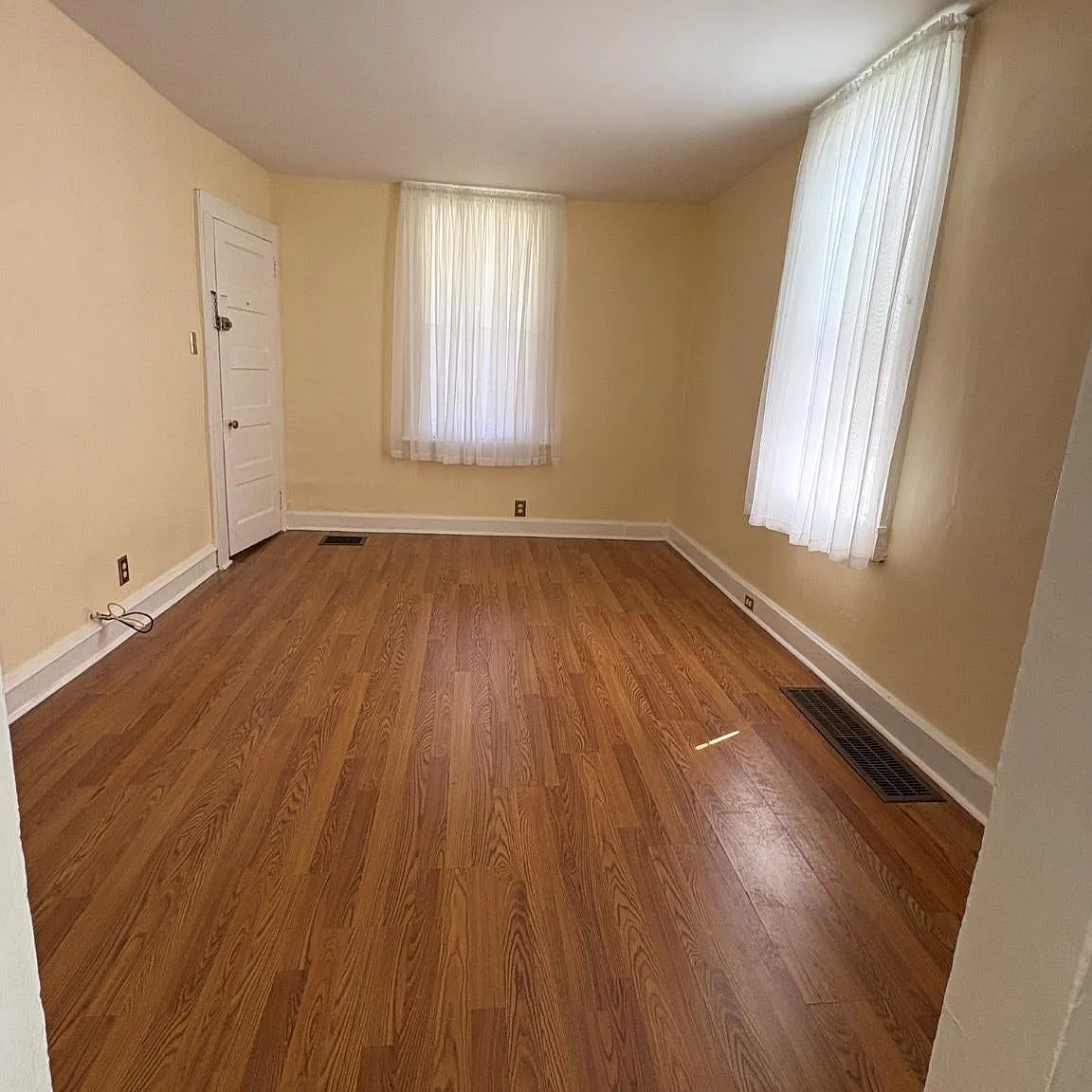 2 bed, 900 sqft, $1,750 — Photo 2