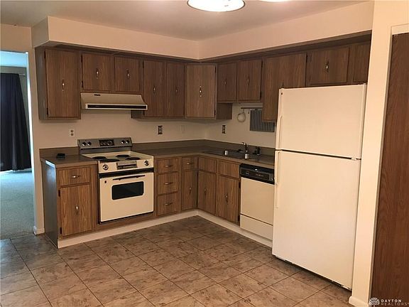 3rd image of 6963 Emerald Ave