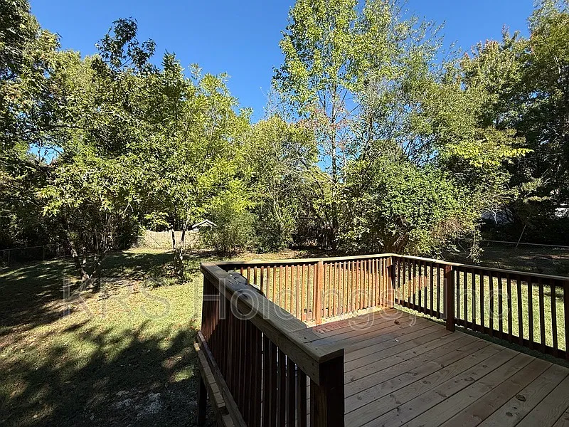 3 bed, 2.5 bath, 1150 sqft, $1,875 — Photo 2