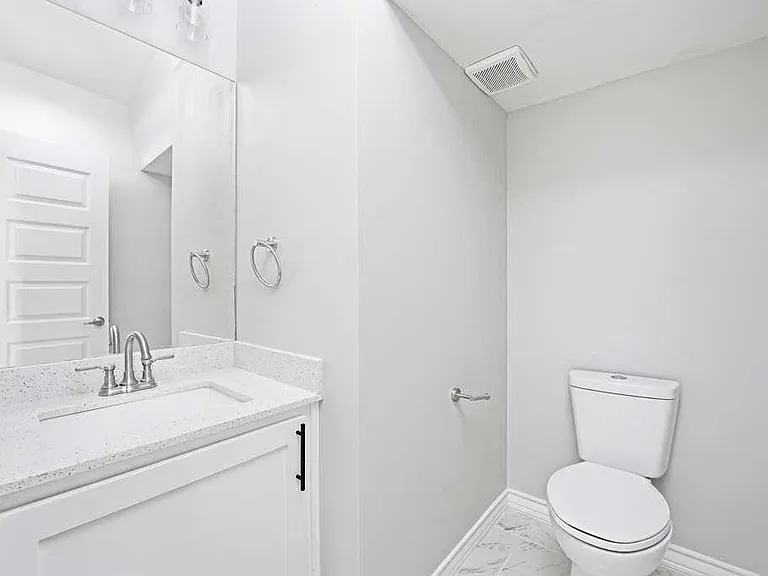 2409 E Viviana St — Photo 6