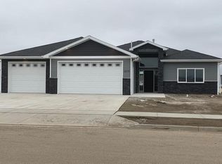 2210 34th Ave SE, Mandan, ND 58554